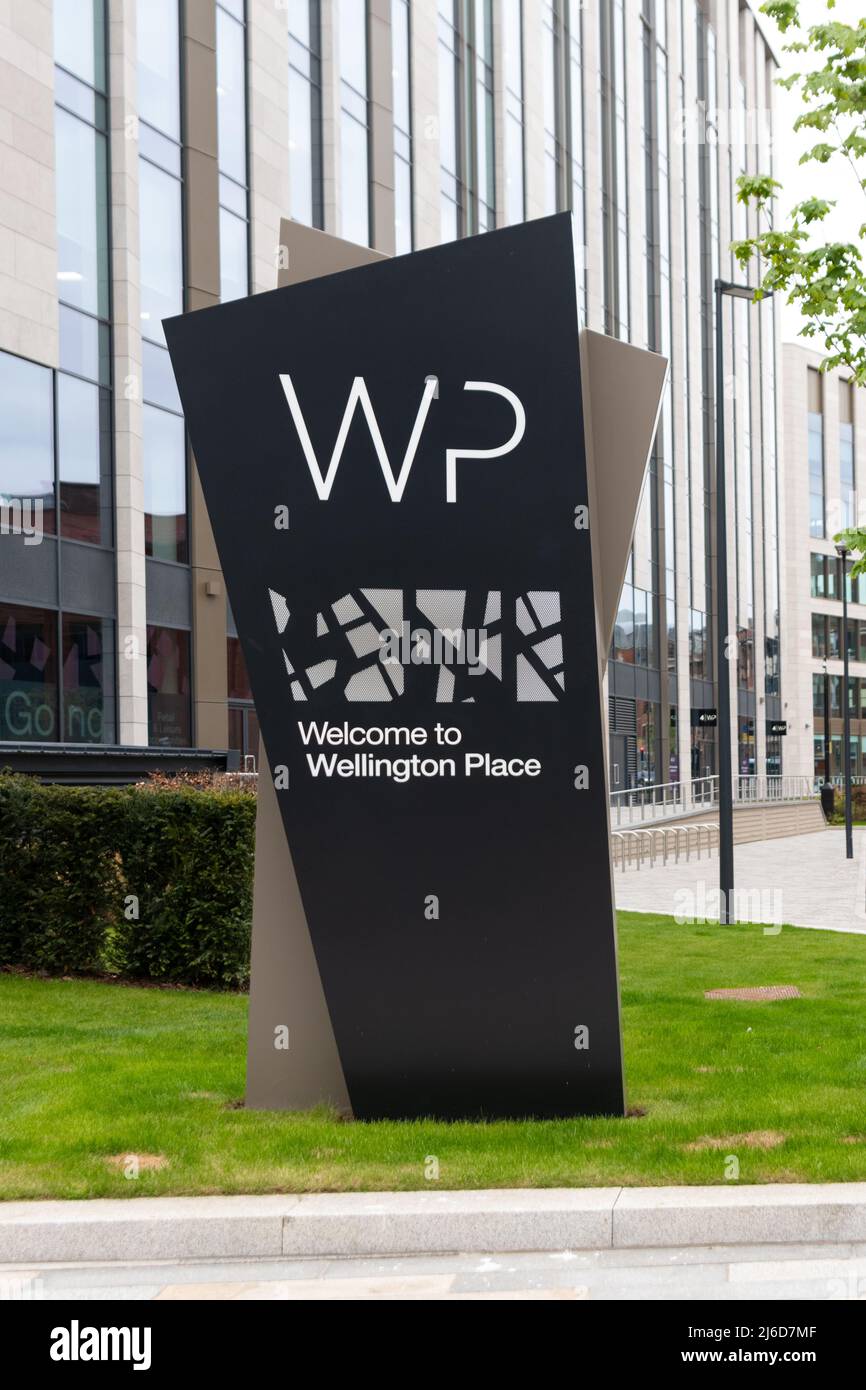 Benvenuti al cartello Wellington Place, Leeds, West Yorkshire, Inghilterra, Regno Unito Foto Stock