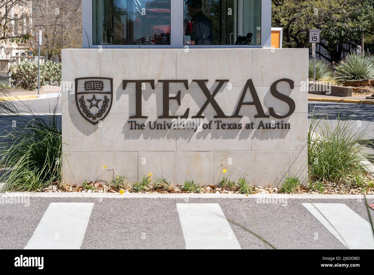 Austin, Texas, USA - 18 marzo 2022: Primo piano dell'Università del Texas ad Austin. Foto Stock