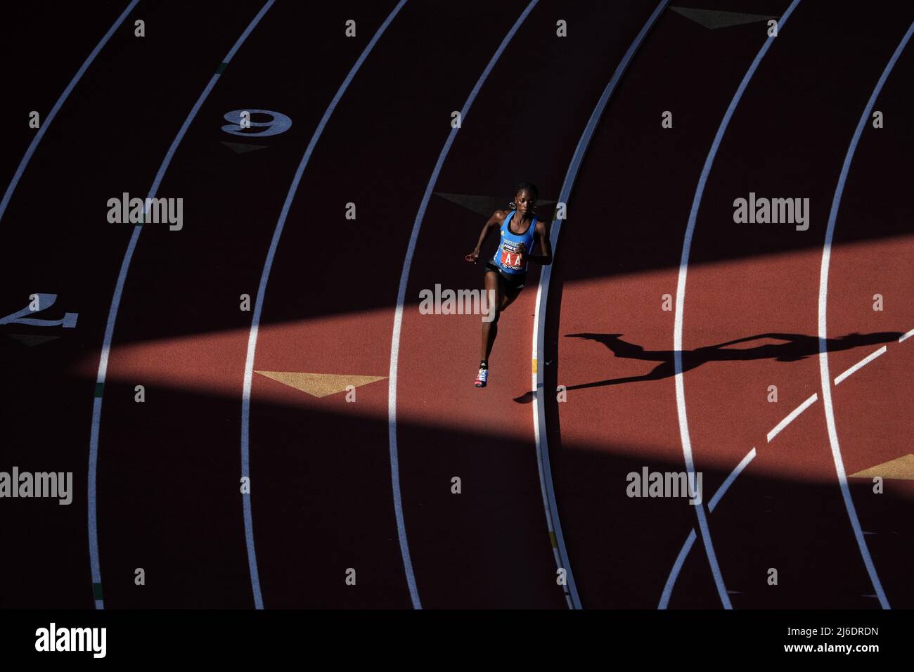 Orrica McAnnoff corre la gamba di ancoraggio sul campionato Hydel (JAM) di America ragazze 4 x 400m relè che ha vinto in un record di incontro 3:32,77 durante il 126th Foto Stock