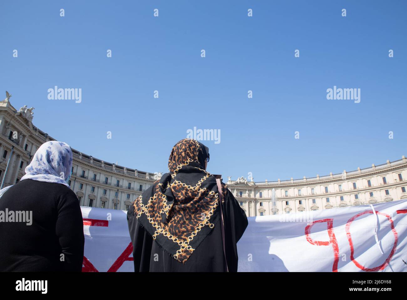 Sit-in organizzato dalla comunità di Hazara in Italia per protestare contro il genocidio delle persone Hazara perpetrato dai talebani in Afghanistan (Foto di Matteo Nardone / Pacific Press/Sipa USA) Foto Stock