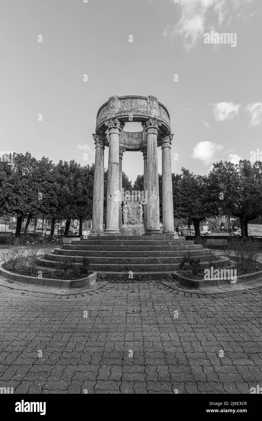 Isernia, Molise. Monumento ai caduti della prima guerra mondiale Foto Stock