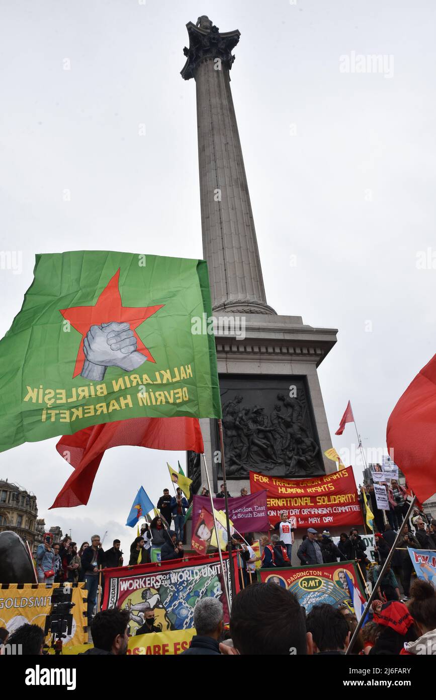 Trafalgar Square, Londra, Regno Unito. 1st maggio 2022. La gente si riunisce per il raduno del giorno di maggio a Trafalgar Square. Credit: Matthew Chattle/Alamy Live News Foto Stock