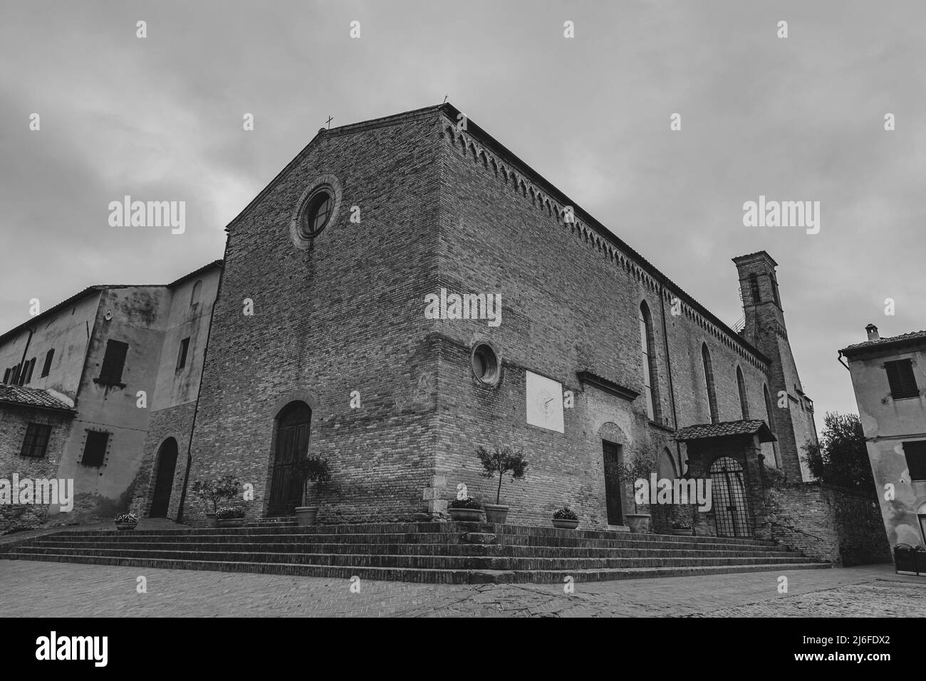 La chiesa di Sant'Agostino è un luogo di culto cattolico nel centro storico di San Gimignano, in provincia di Siena, Arcidiocesi di Siena-col Foto Stock