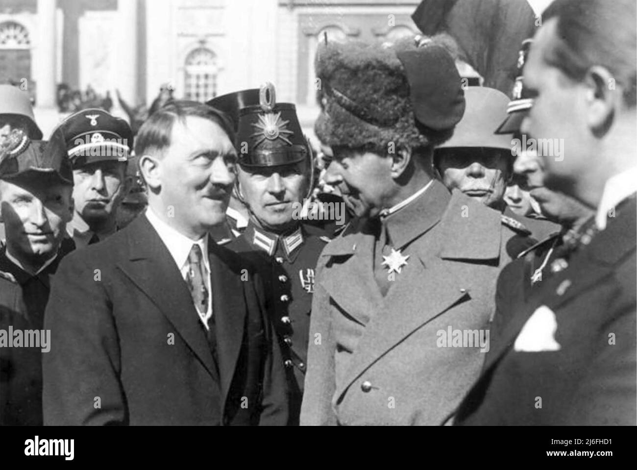 WILHELM, principe ereditario tedesco, con Adolf Hitler circa 1935 Foto Stock