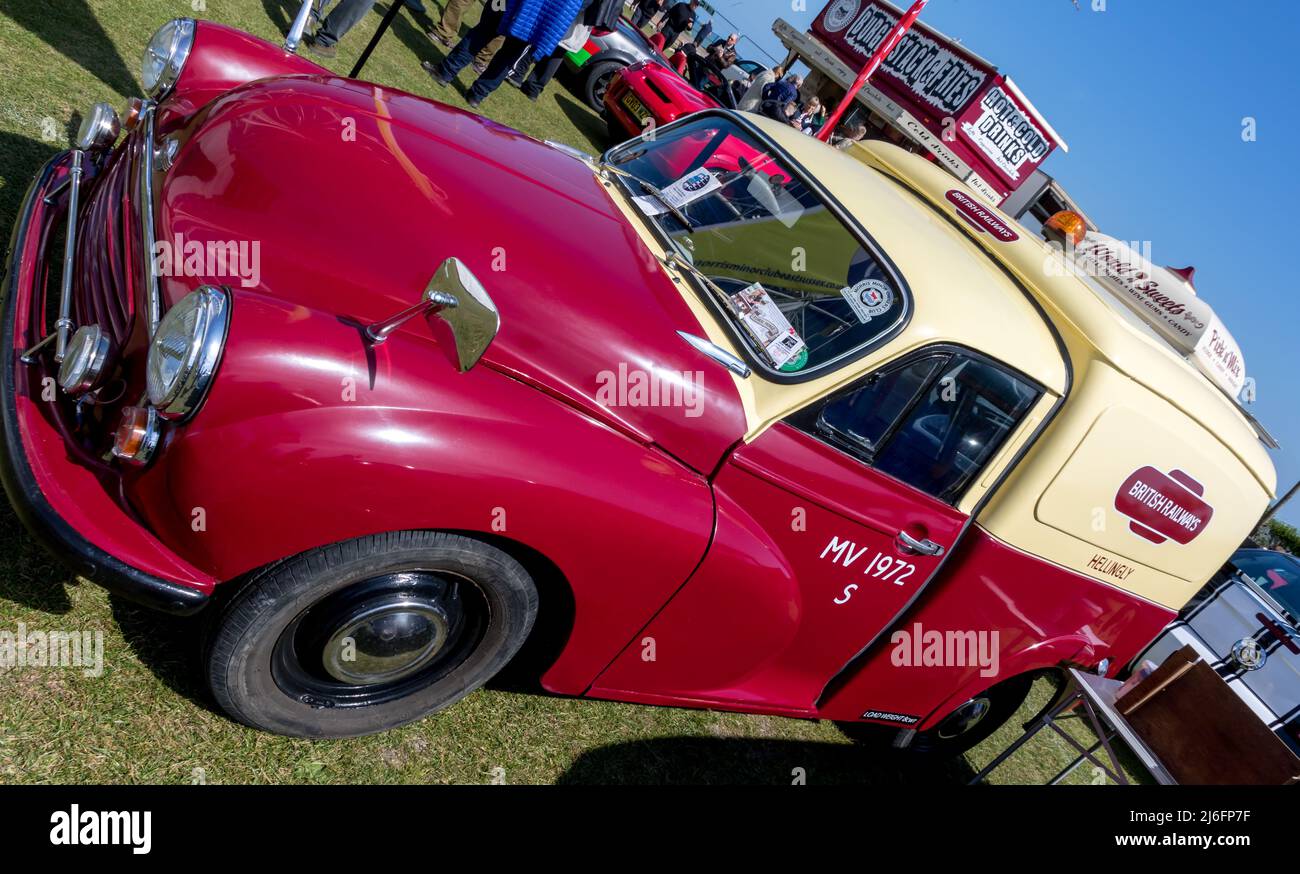 Auto classiche in mostra a Eastbourne nel fine settimana delle festività del mese di maggio 2022 Foto Stock