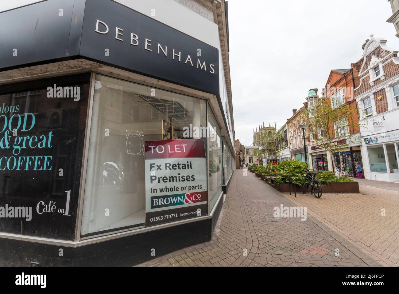 Il negozio Debenhams chiuso in High Street, King's Lynn, Norfolk. Originariamente il grande magazzino locale, Jermyns. Foto Stock