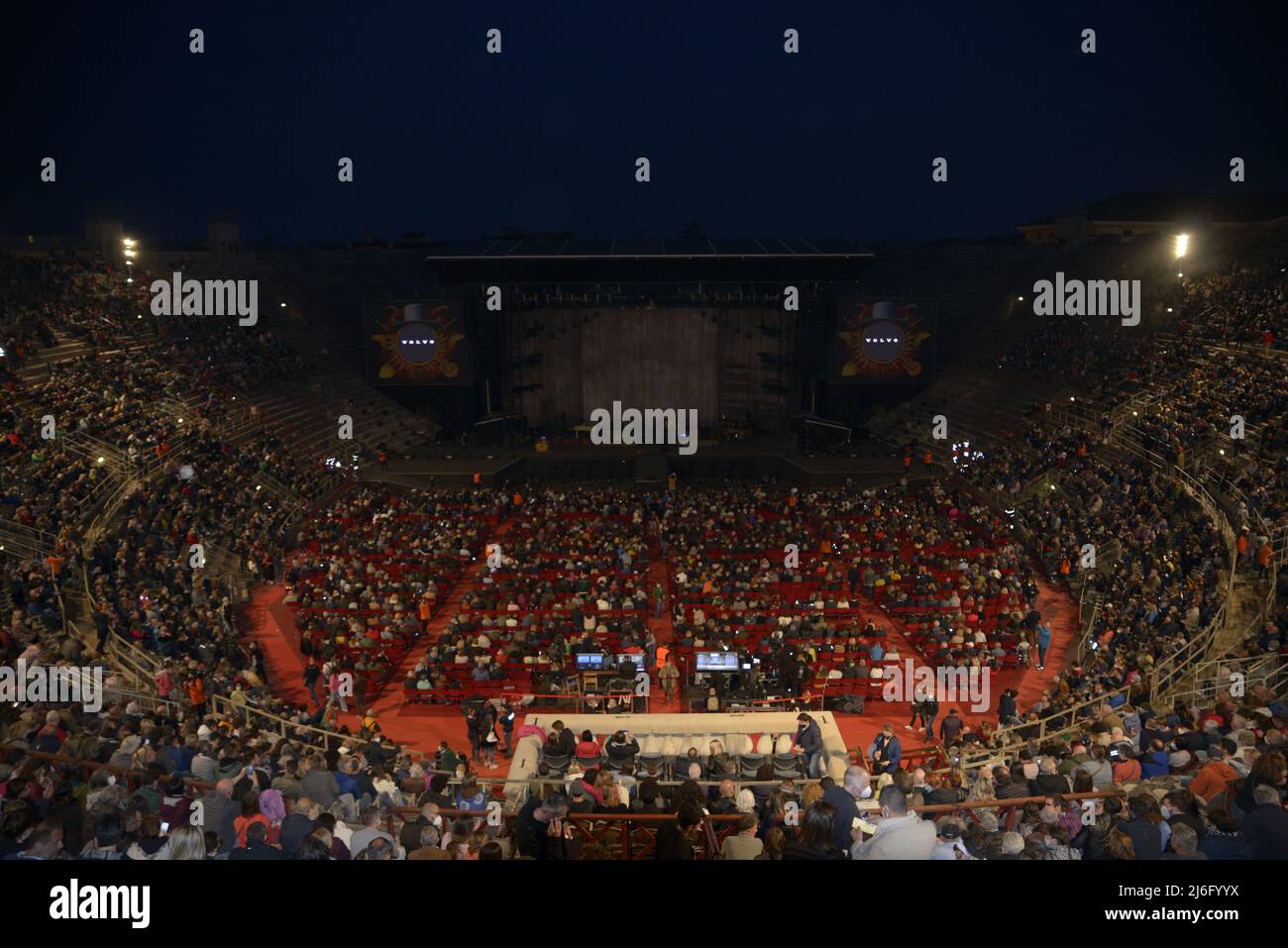 29 aprile 2022, Verona, Italia: Zucchero (Adelmo Fornaciari) -il cui nome  artistico significa zucchero in italiano-, uno dei cantanti e compositori  italiani più internazionali e importanti, Torna all'Arena di Verona per 14