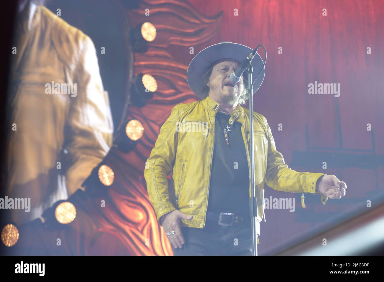 29 aprile 2022, Verona, Italia: Zucchero (Adelmo Fornaciari) -il cui nome artistico significa zucchero in italiano-, uno dei cantanti e compositori italiani più internazionali e importanti, Torna all'Arena di Verona per 14 notti che non puoi perdere...l'artista stesso ha detto in diverse occasioni che l'Arena di Verona è uno dei luoghi più belli del mondo per fare musica, e lo farà nel 2022. Zucchero terrà un altro concerto indimenticabile che eseguirà i suoi successi più importanti, come â€œCosÃ¬ Celesteâ€, â€œSenza una Donnaâ€ o â€œBaila Morenaâ€, quasi ogni anno Foto Stock