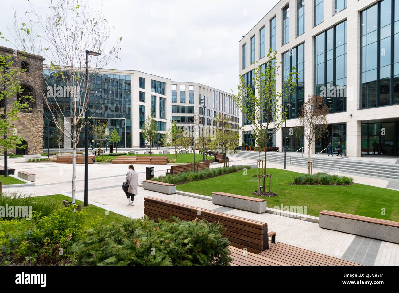 Wellington Place e Tower Square, Leeds, West Yorkshire, Inghilterra, Regno Unito Foto Stock