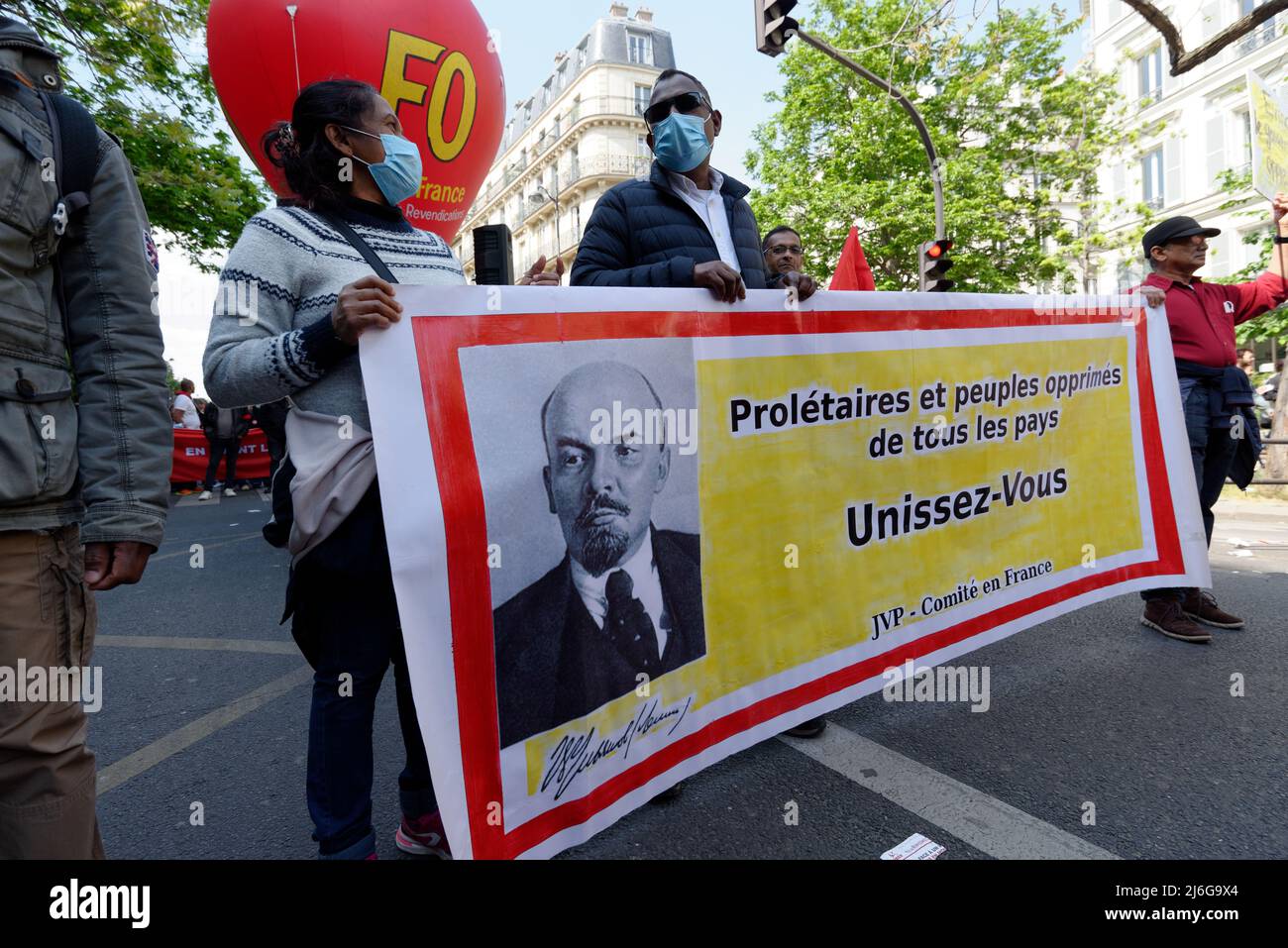 Diverse migliaia di persone sono venute a Parigi per la sfilata del giorno di maggio tra Place de la République e Place de la Nation Foto Stock