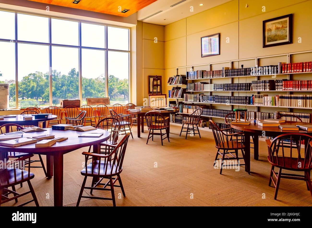 La Biblioteca presidenziale Jefferson Davis è illustrata, il 24 aprile 2022, a Biloxi, Mississippi. Foto Stock