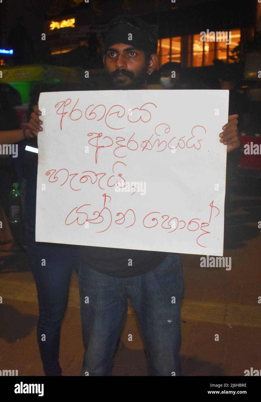 Colombo, Sri Lanka. 1st maggio 2022. La protesta del giorno di maggio si è svolta in tutto il paese chiedendo le dimissioni immediate del Presidente, del primo Ministro e del governo. Maggio Day Rallies ha portato migliaia di persone a Galle faccia verde, dove la protesta ha continuato per 23 giorni. Foto Stock