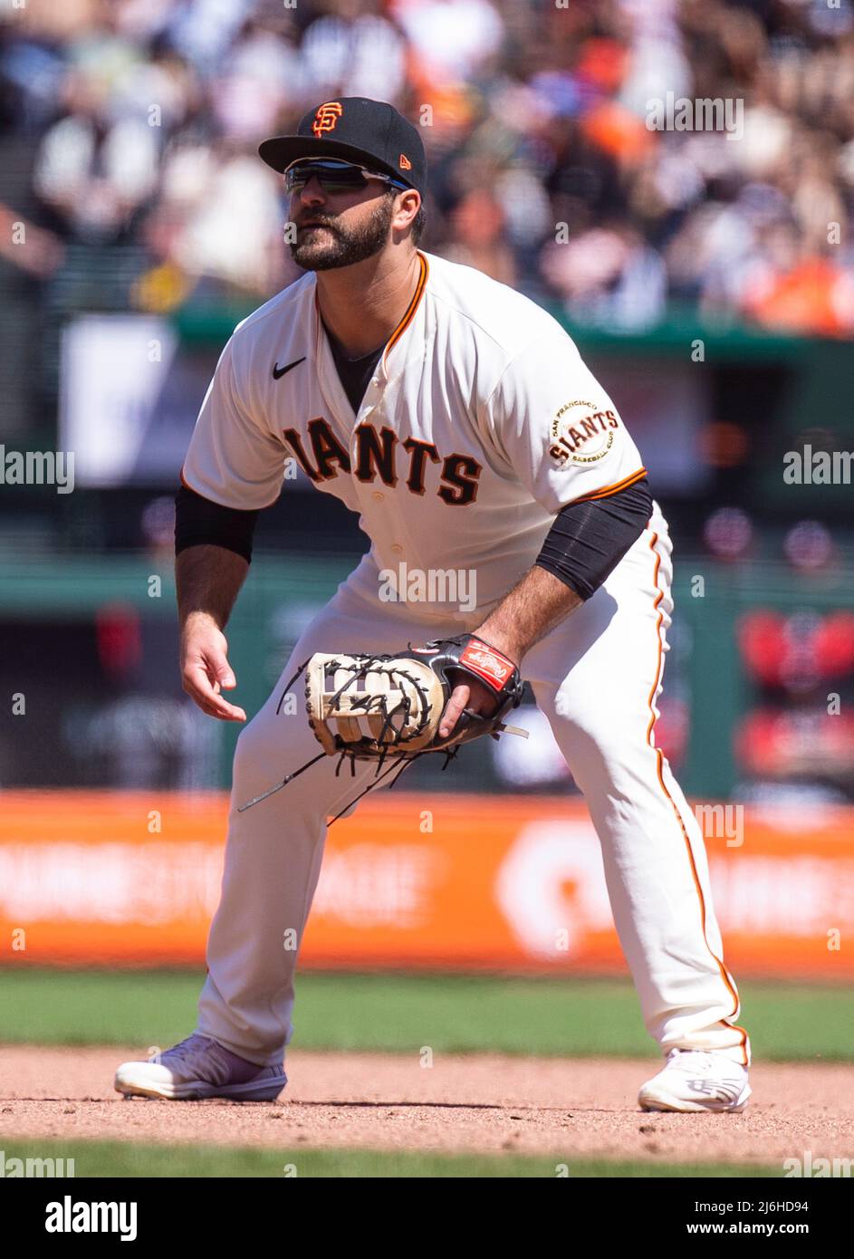 San Francisco, California, Stati Uniti. Maggio 01 2022 San Francisco CA, U.S.A. San Francisco primo baseman Mike Ford pronto per una partita sul campo durante la partita MLB tra i Washington Nationals e i San Francisco Giants. Thurman James/CSM Credit: CAL Sport Media/Alamy Live News, i cittadini hanno vinto 11-5 anni all'Oracle Park San Francisco Calif Foto Stock