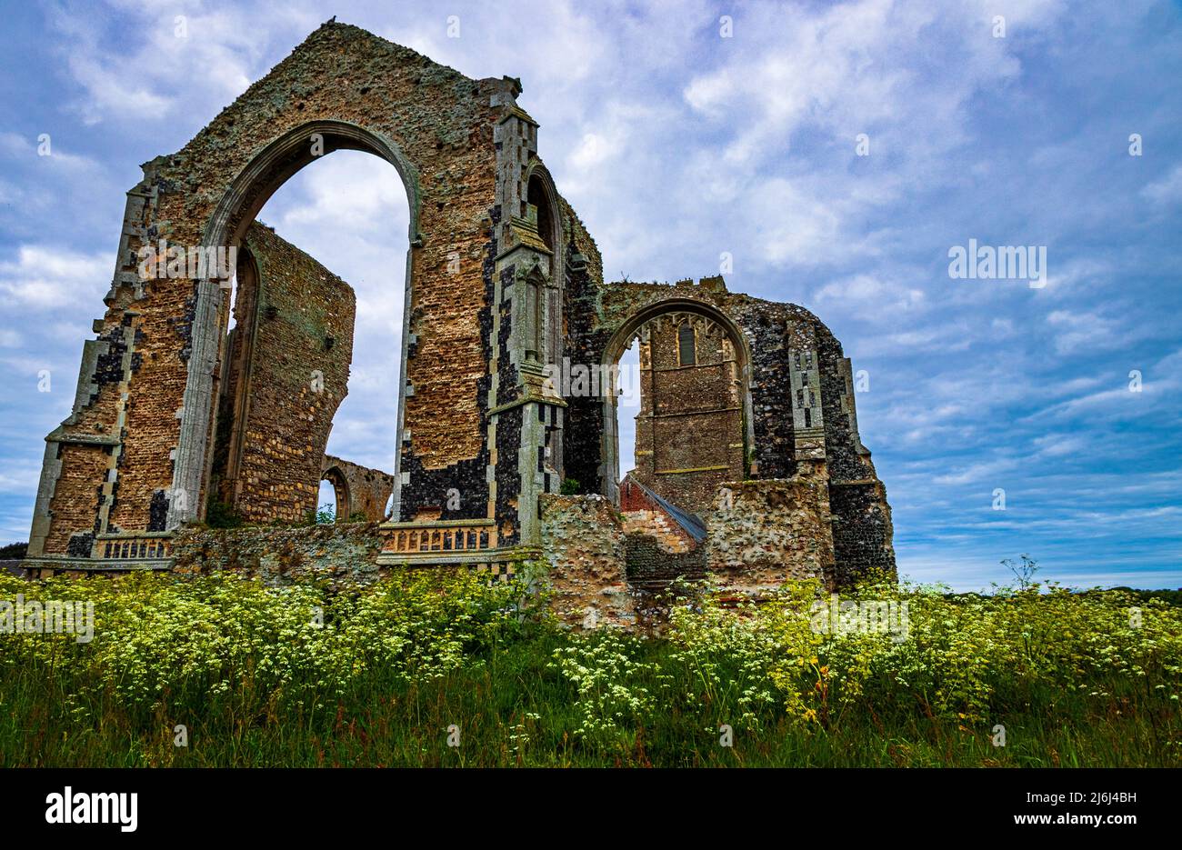 Le rovine della chiesa di Covehithe sulla costa Suffolk East Anglia Inghilterra Foto Stock