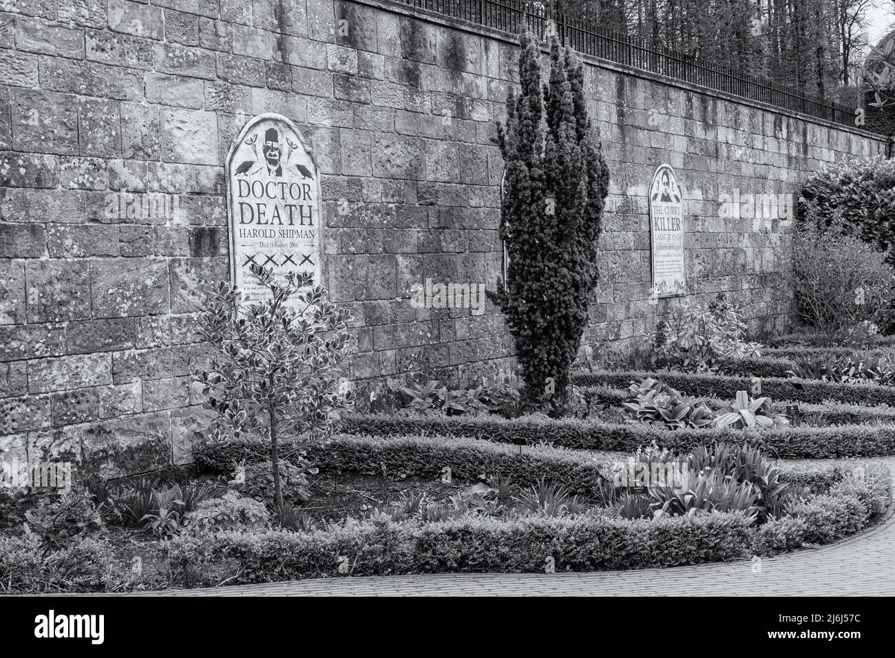 Dettagli del serial killer Dottor Death Harold Shipman nel giardino di veleno in Alnwick Gardens a Alnwick, Northumberland Regno Unito nel mese di aprile Foto Stock