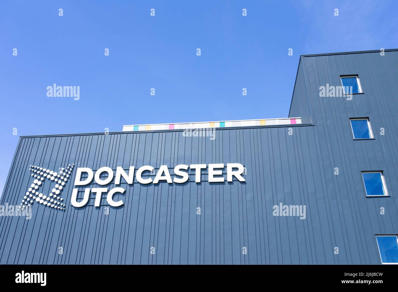 Facciata del Doncaster UTC college Università tecnica Doncaster South Yorkshire Inghilterra gb Europa Foto Stock