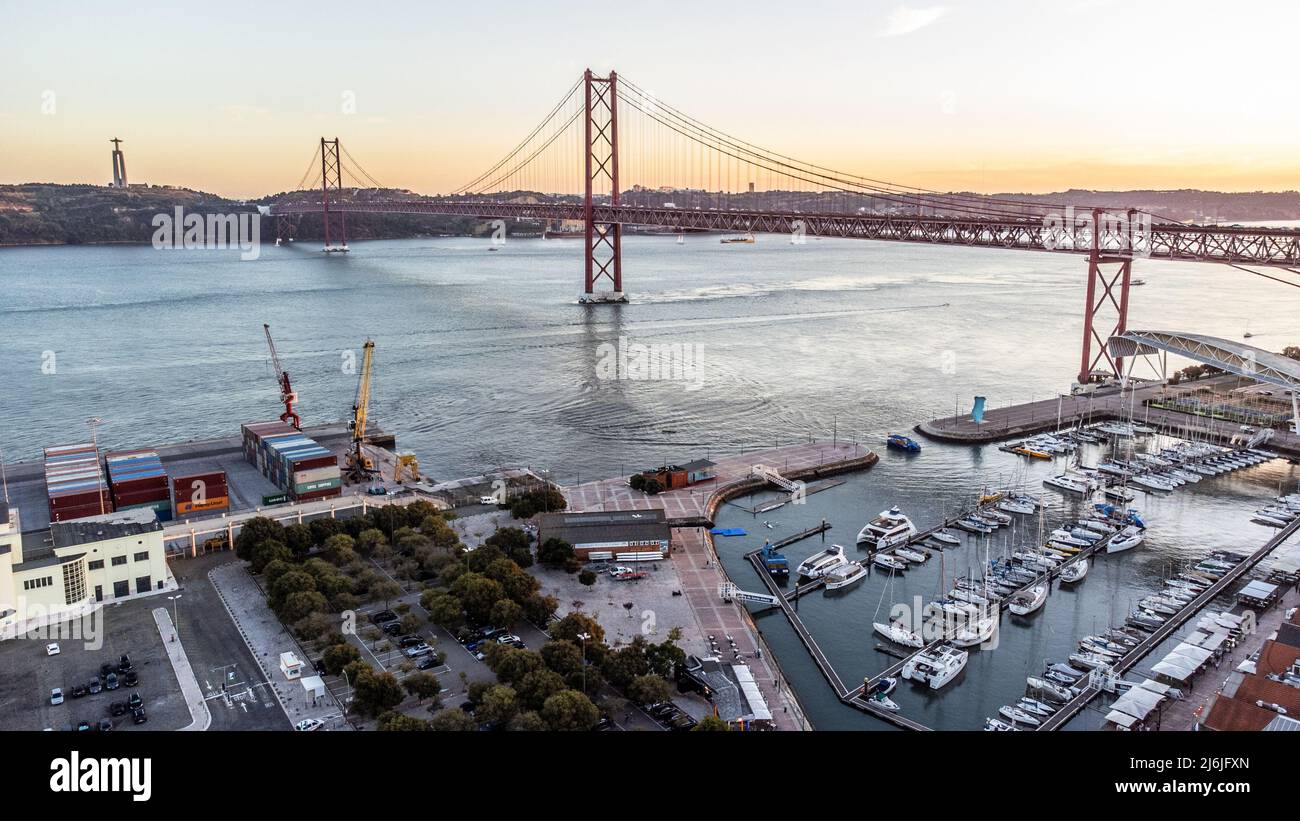 Il Ponte 25 de Abril, Lisbona, Portogallo Foto Stock