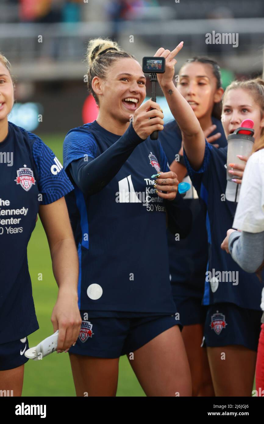 WASHINGTON, D.C. - MAGGIO 1: Trinity Rodman raffigurato come lo Spirito di Washington celebra il Campionato NWSL 2021 con la cerimonia ad anello e la performance di Ella mai al campo Audi di Washington, D.C. il 1 maggio 2022. Credito: mpi34/MediaPunch Foto Stock