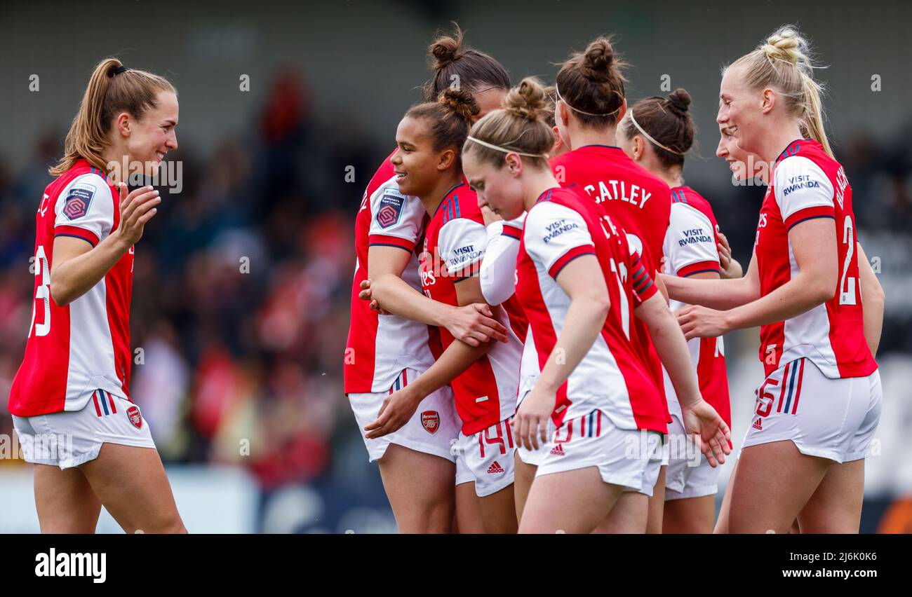 Nikita Parris di Arsenal celebra il settimo gol del gioco con i compagni di squadra durante la partita della Barclays fa Women's Super League al LV Bet Stadium Meadow Park, Borehamwood. Data foto: Domenica 1 maggio 2022. Foto Stock