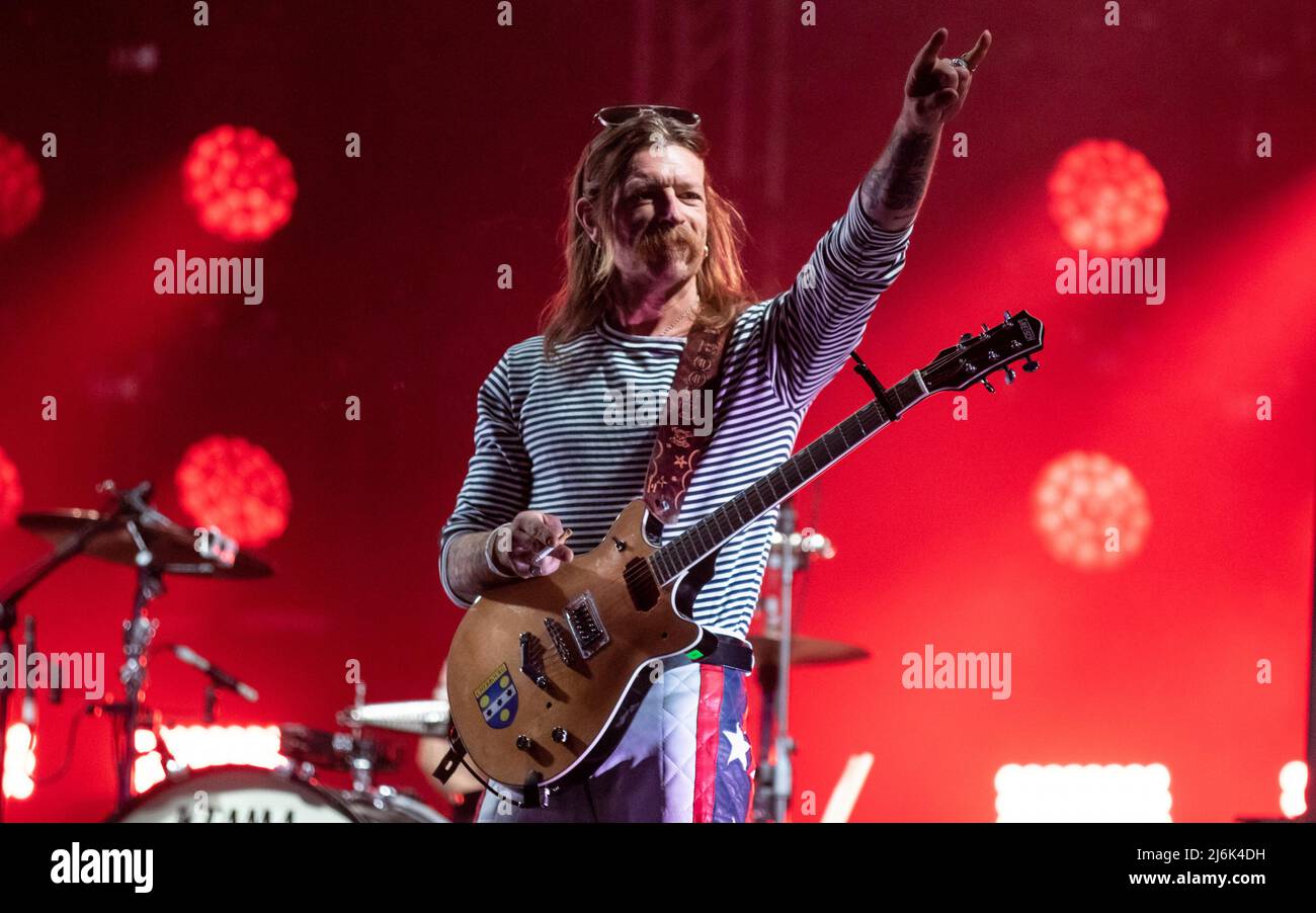 Eagles of Death Metal Headlining Sabato notte al Teddy Rocks Festival 30 aprile 2022. Credito: Charlie Raven/Alamy Foto Stock