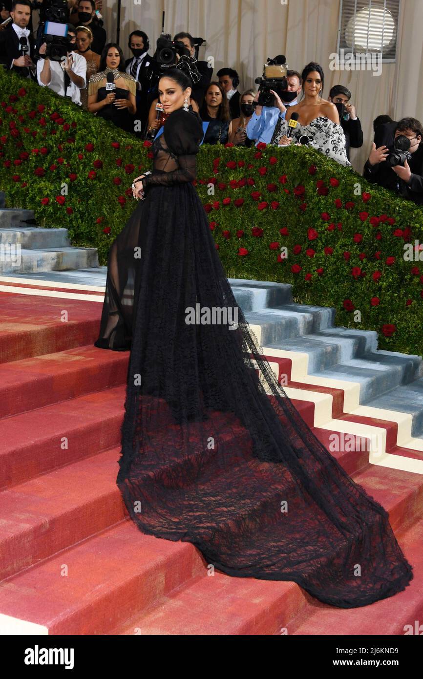 2022 Met Gala, in America un'antologia della moda, tenuto al Metropolitan Museum di New York City, lunedì 2 maggio 2022. Foto Stock