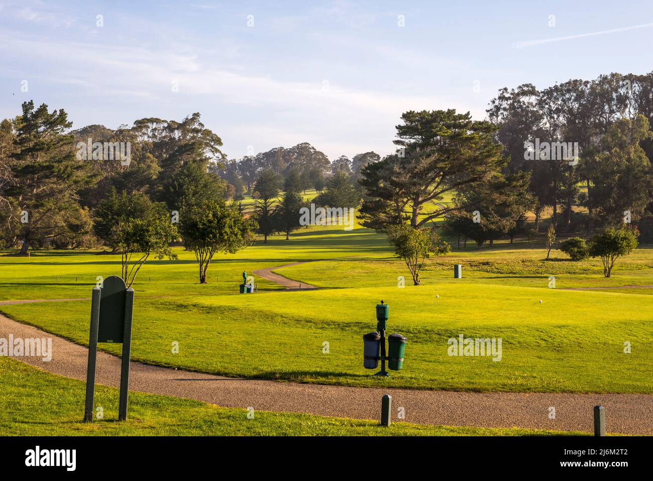 Morro Bay Golf Course la mattina di aprile. Morro Bay, California, Stati Uniti. Foto Stock