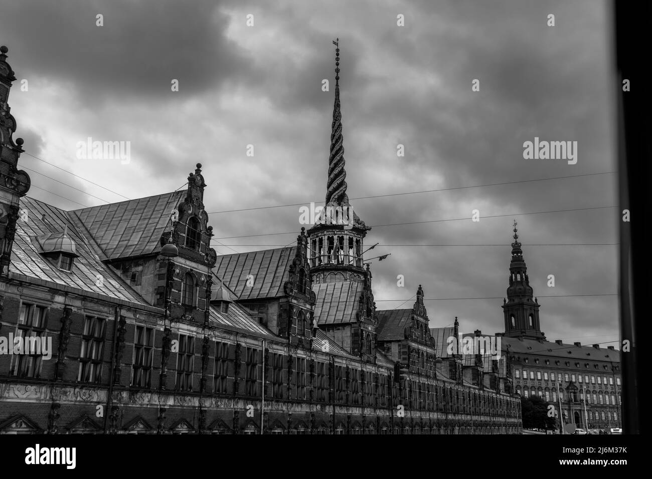 Splendida vista aerea della città danese di Copenaghen, la capitale della Danimarca, e la sua impressionante architettura storica e grattacieli Foto Stock