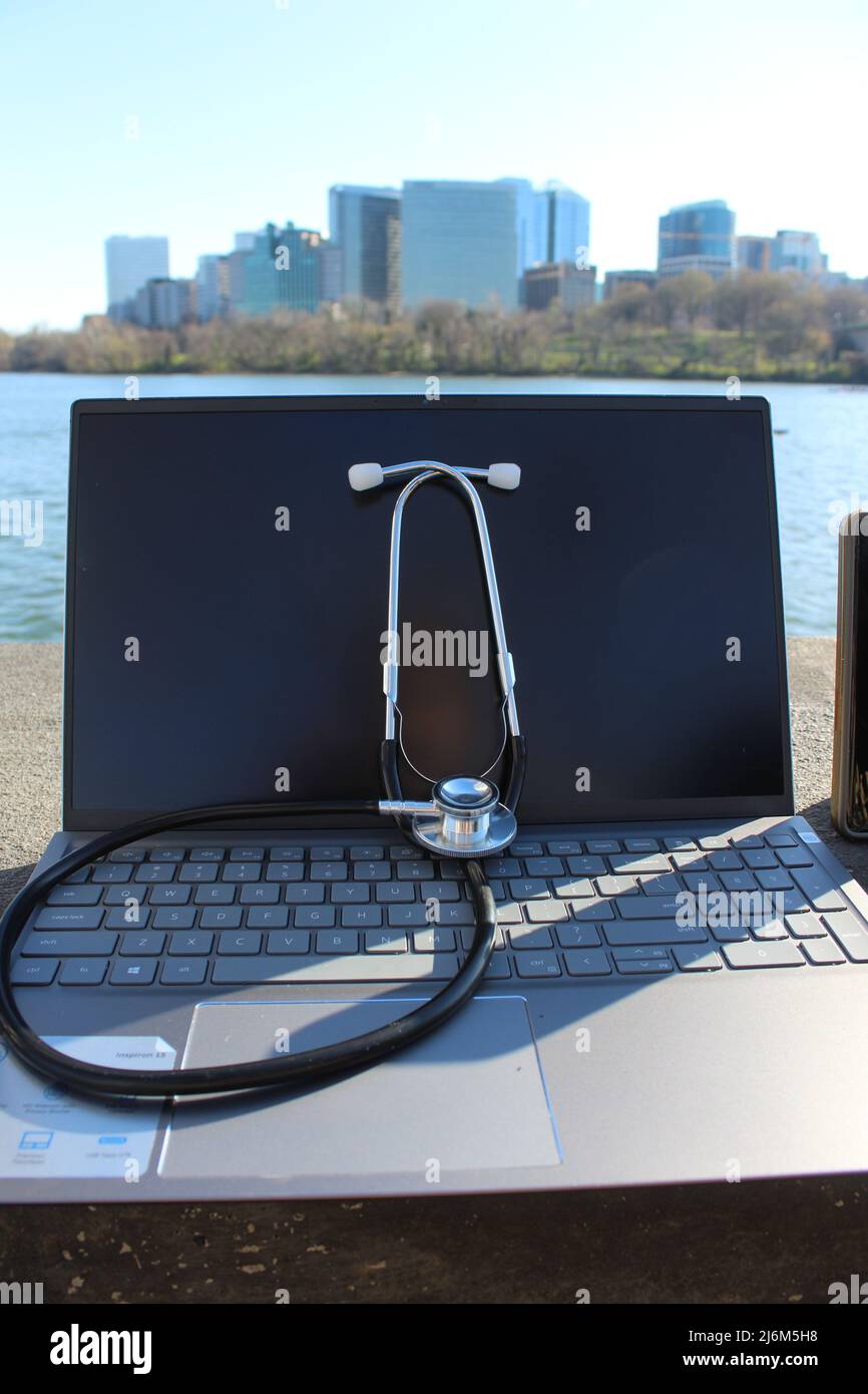 Vertical Rosslyn Skyline Stetoscopio computer Georgetown Waterfront DC Foto Stock