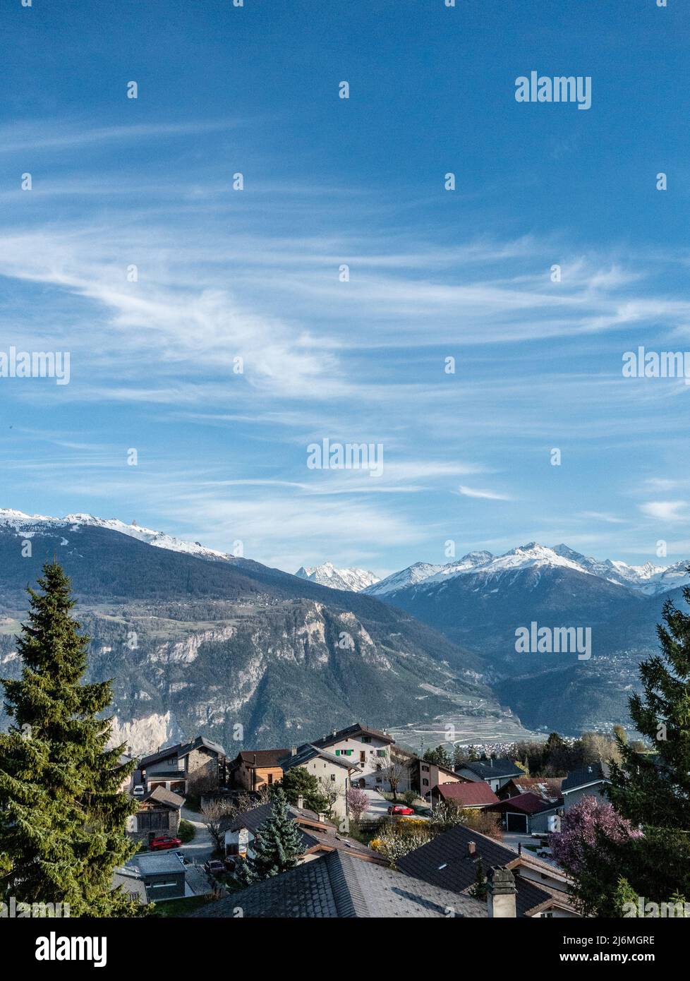 Vista sulla catena montuosa da Blignoud, Svizzera Foto Stock