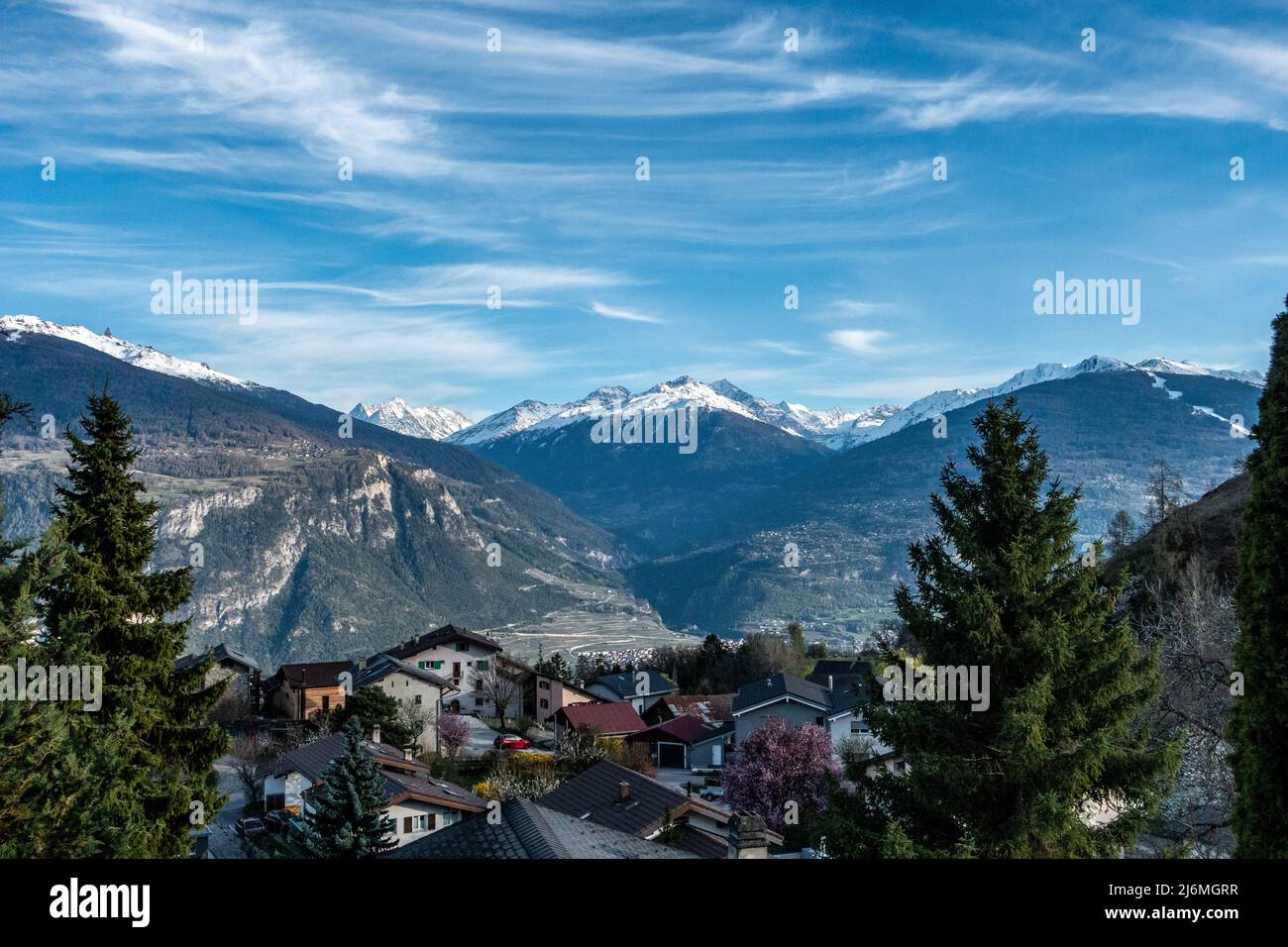 Vista sulla catena montuosa da Blignoud, Svizzera Foto Stock
