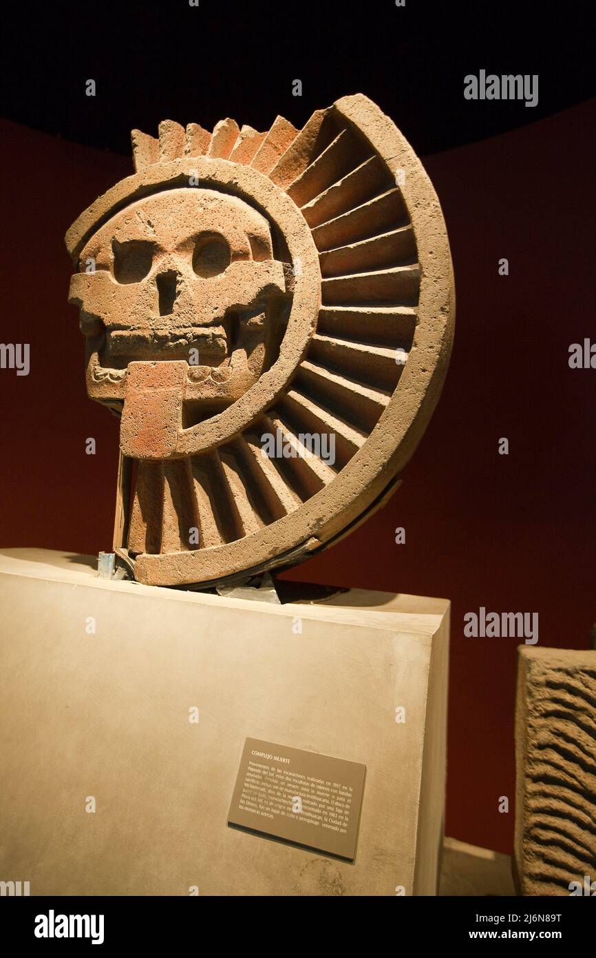 Statua azteca immagini e fotografie stock ad alta risoluzione - Alamy
