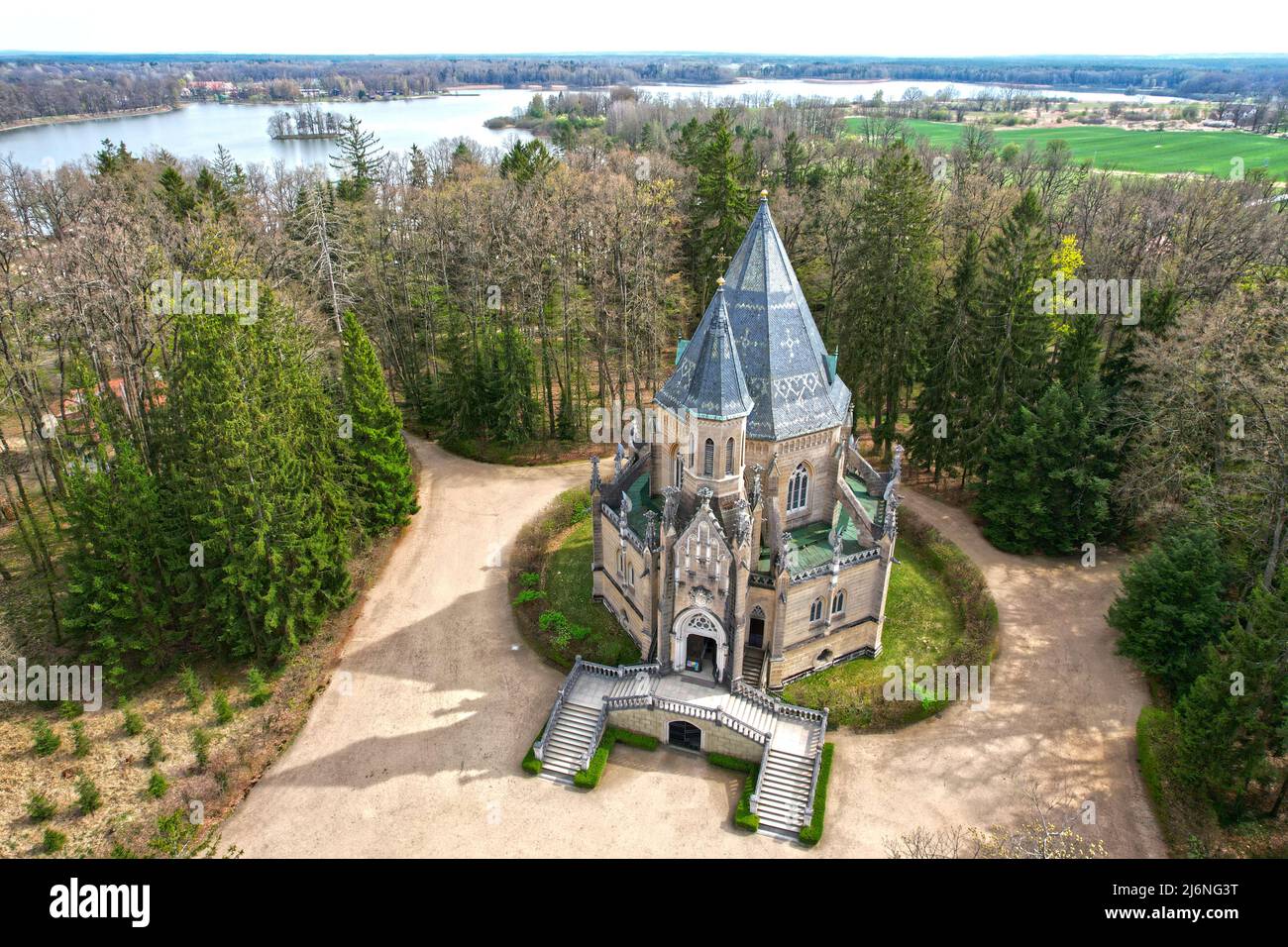 Veduta aerea della tomba di Schwarzenberg a “Trebon” in Repubblica Ceca in Europa in HDR Foto Stock