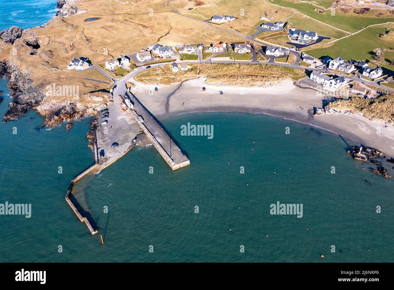 Vista aerea del molo di Portnablagh, Contea di Donegal, Irlanda. Foto Stock