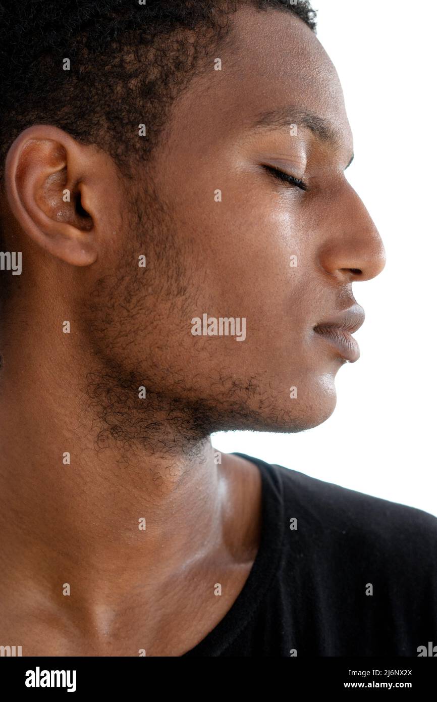 Un ritratto di un uomo afro-americano fiducioso Foto Stock