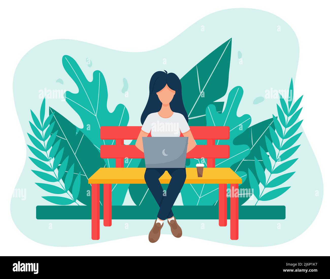 Una freelance femminile con capelli scuri si siede a gambe incrociate su una panca Park e funziona con un computer portatile. Il concetto di lavoro e studio a distanza. Sfondo con lea Illustrazione Vettoriale