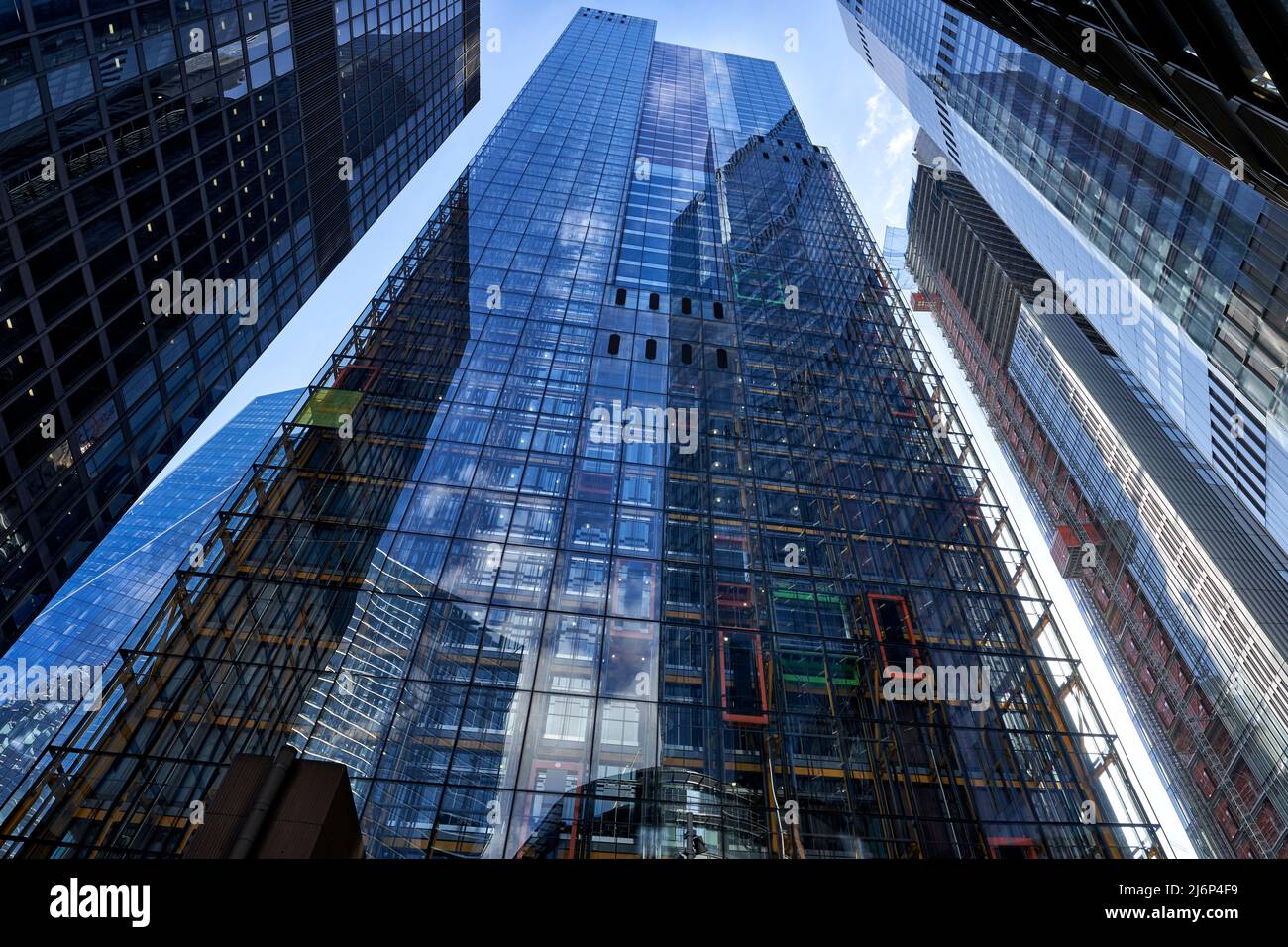 Fotografia astratta panoramica della moderna architettura in vetro della città di Londra Foto Stock