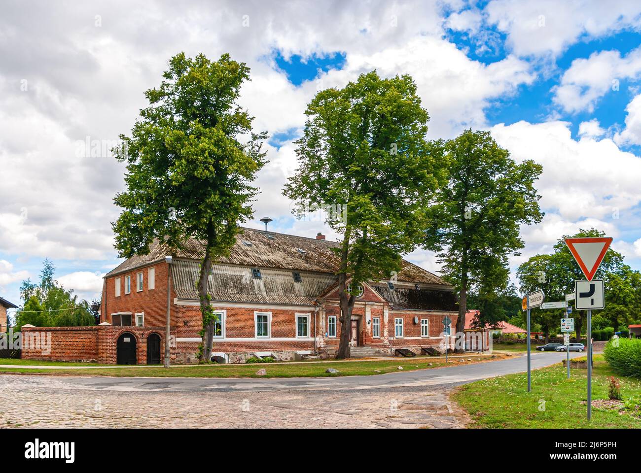 Nehringen, comunità di Grammendorf, Meclemburgo-Pomerania occidentale, Germania: L'edificio storico della tenuta di Nehringen. Foto Stock