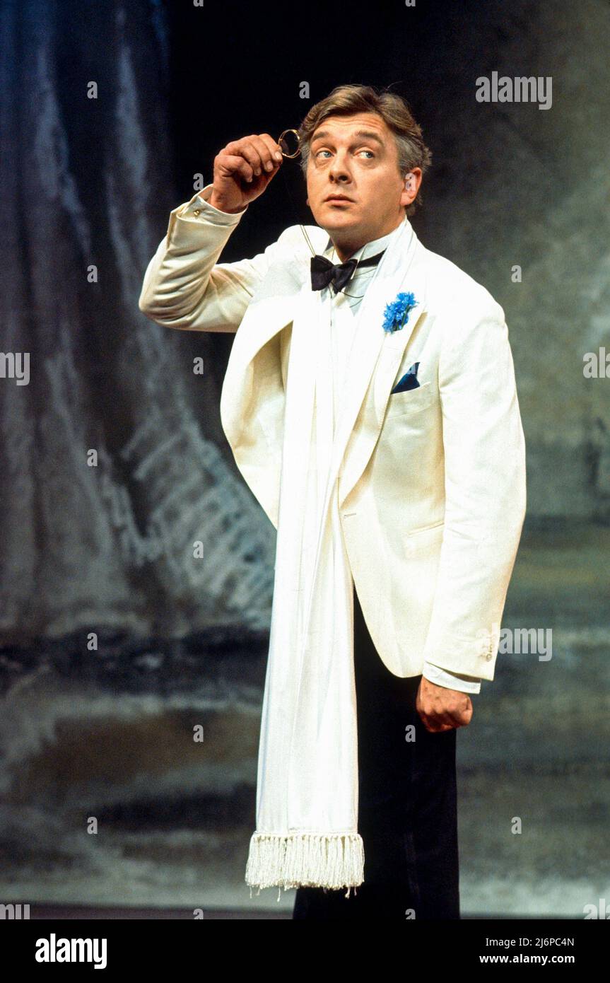 David Hemmings (Bertie Wooster) in JEEVES at Her Majesty's Theatre, Londra SW1 22/04/1975 libro & testo: Alan Ayckbourn musica: Andrew Lloyd Webber basato sulle storie di P.G..Wodehouse design: Voytek illuminazione: Robert Ornbo coreografia: Christopher Bruce regista: Eric Thompson Foto Stock