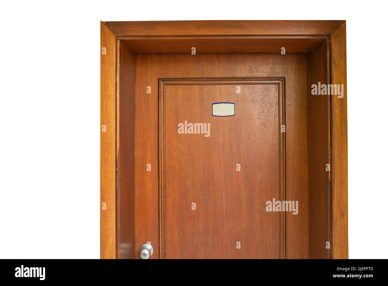 Porta d'ingresso dell'hotel in legno isolato su sfondo bianco. Foto Stock