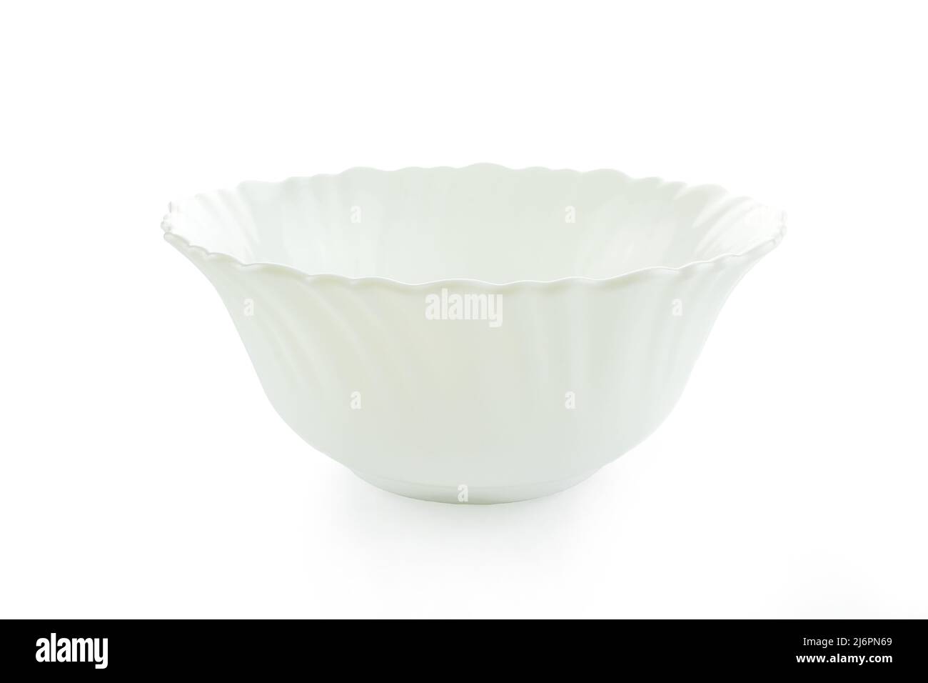 Un recipiente in ceramica vuoto isolato su sfondo bianco Foto Stock