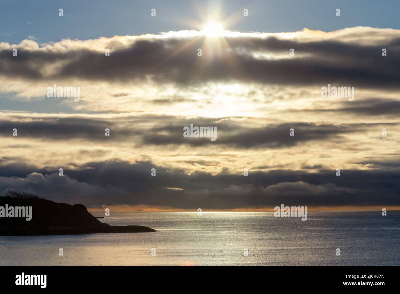 Vista sulla costa all'alba - Victoria, Vancouver Island, British Columbia, Canada Foto Stock