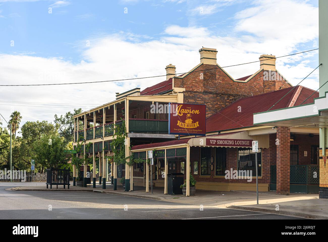 Il Lawson Park Hotel visto da Church Street a Mudgee, nuovo Galles del Sud Foto Stock