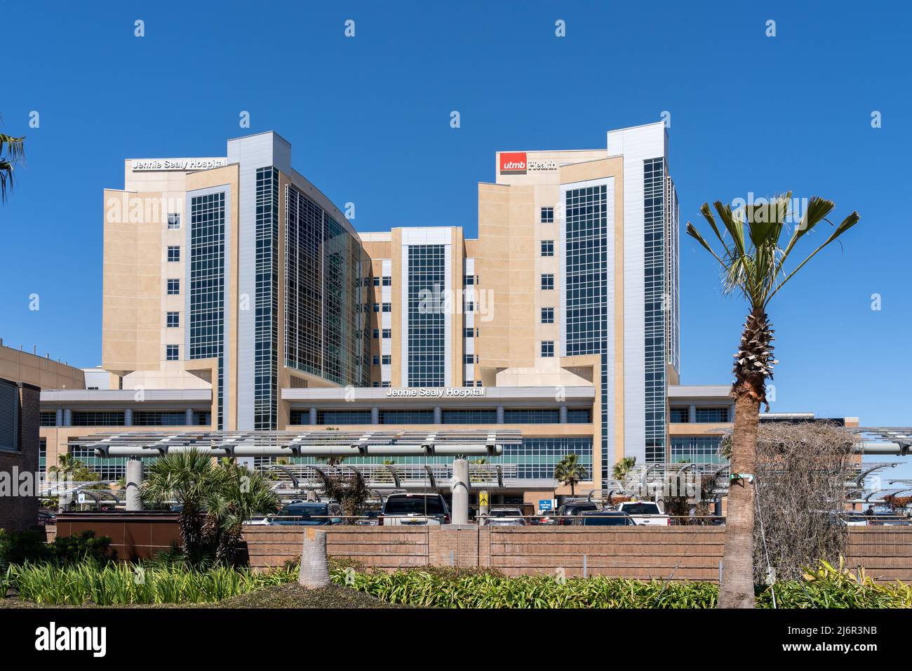 Galveston, Texas, USA - 12 marzo 2022: Jennie Sealy Hospital a Galveston, Texas, USA il 12 marzo 2022 Foto Stock