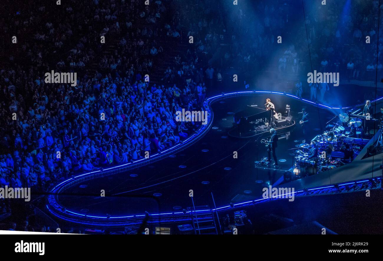 Elton John in concerto a Miami, Florida, Stati Uniti d'America nel suo tour di addio sulla strada del mattone giallo di Arrivederci Foto Stock