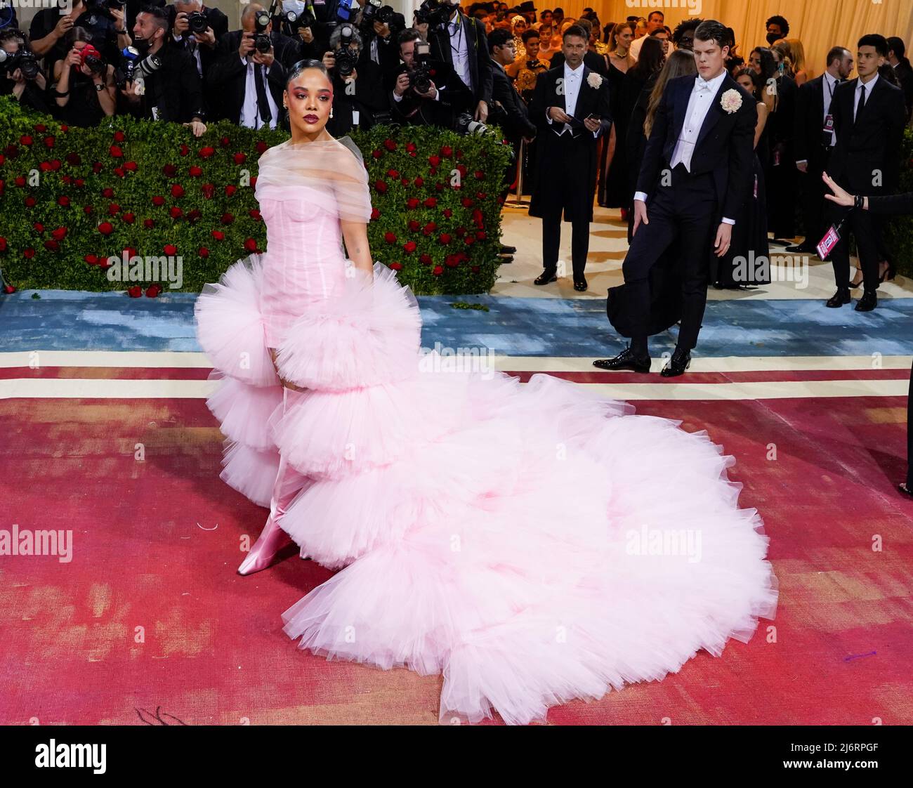 New York City, USA, 02/05/2022, il Met Gala 2022 si è tenuto al Metropolitan Museum of Art di New York City. Credit: Jennifer Greylock/Alamy Live News Foto Stock