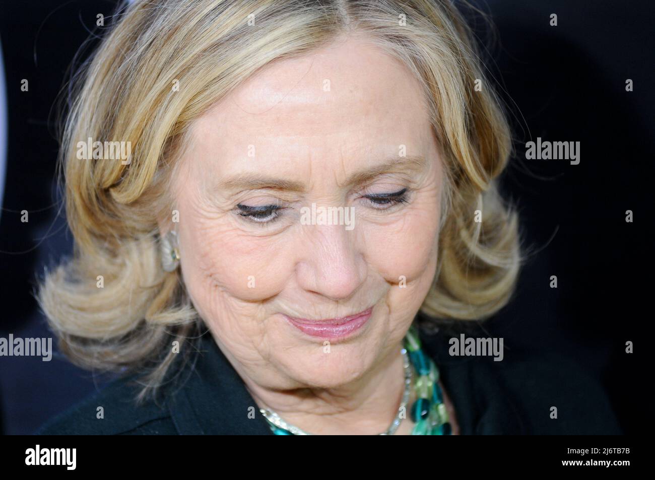 Hillary Rodham Clinton partecipa allo screening "We Feed People" al SVA Theatre di New York City. Foto Stock