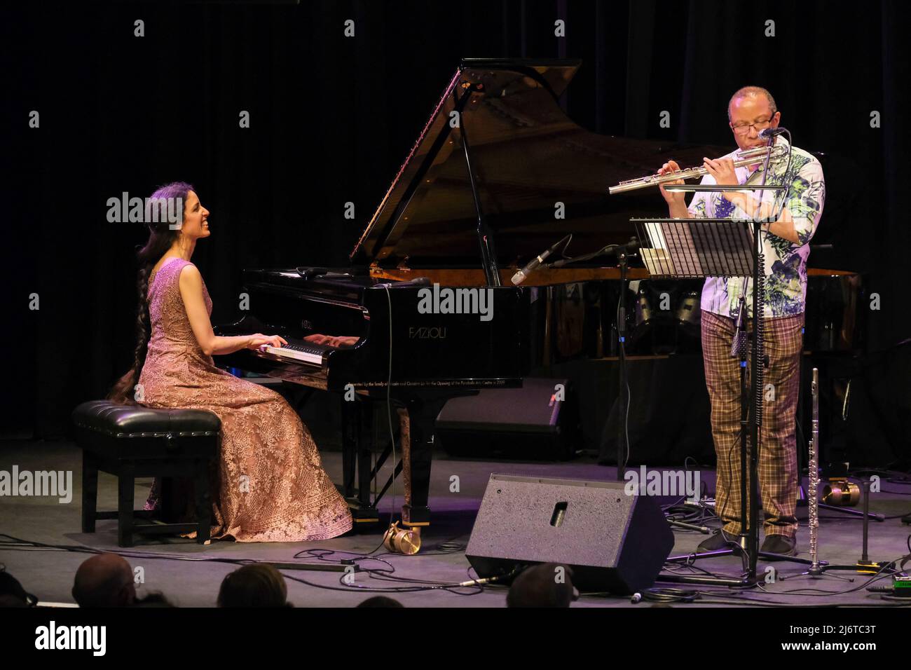 Il pianista jazz Zoe Rahman suona al Parabola Arts Center al Cheltenham Jazz Festival, 29 aprile 2022 Foto Stock