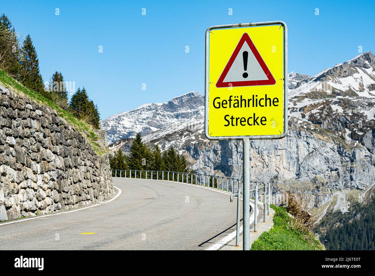 Percorso pericoloso sul Passo di Klausen, Canton Uri, Svizzera Foto Stock