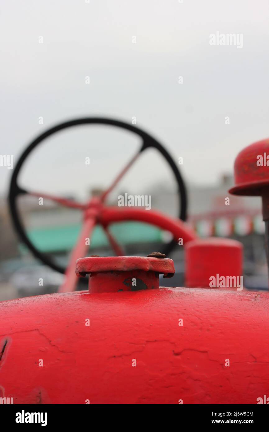 Tappo del serbatoio del gas del trattore agricolo vintage Rusty. Foto Stock