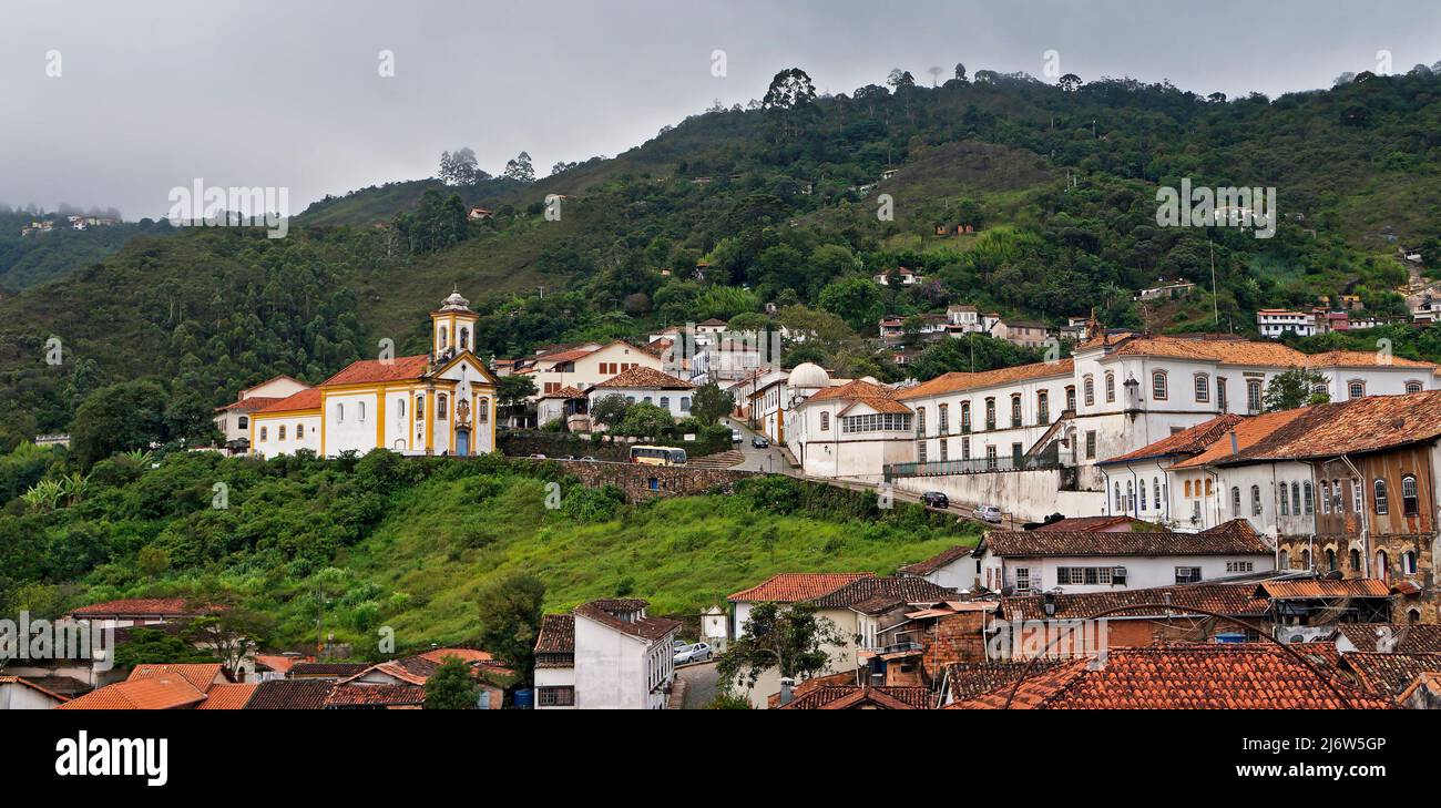 OURO PRETO, MINAS GERAIS, BRASILE - 8 GENNAIO 2018: Vista parziale della città storica. Foto Stock